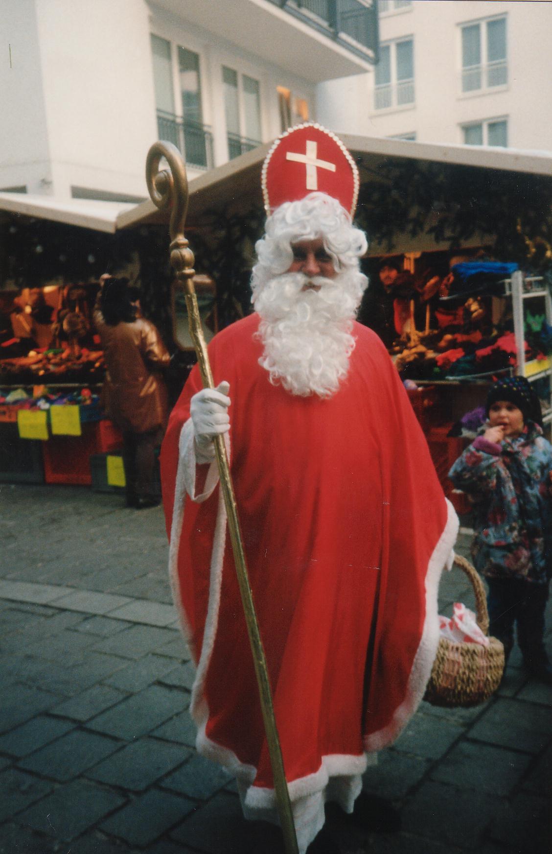 Der Nikolaus kommt.